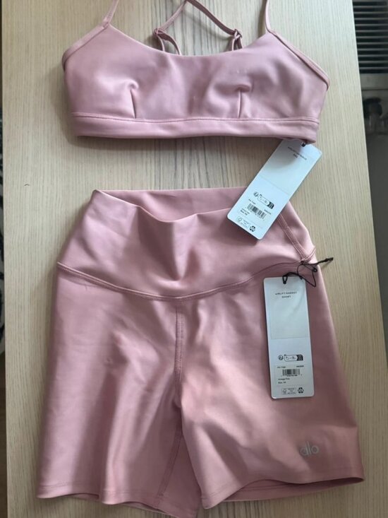 ALO Yoga Pants - ALO Yoga Airlift Intrigue Bra & Airlift Energy Short Set Pink Size XS